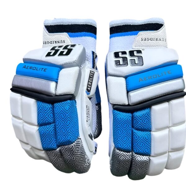 SS AEROLITE BATTING GLOVES